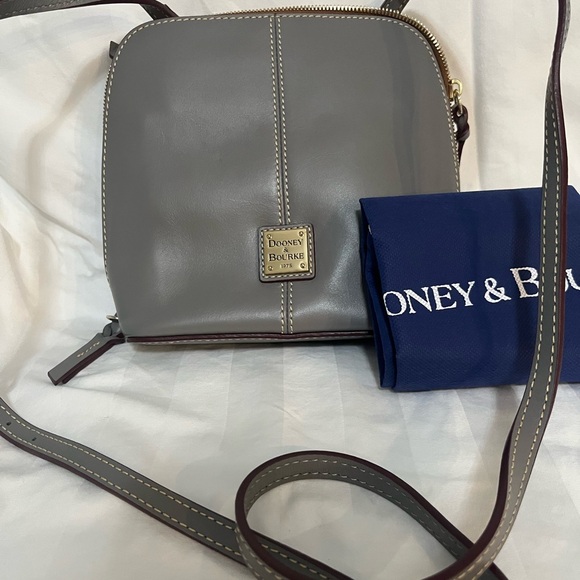Dooney & Bourke Gray Leather Crossbody New without tags - Picture 2 of 6